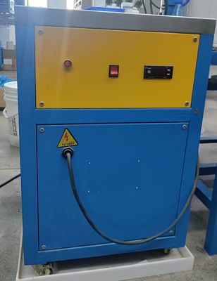 金型冷凍庫を備えた革新的なシリコンラベル機、迅速かつ一貫した衣類ラベル製造用